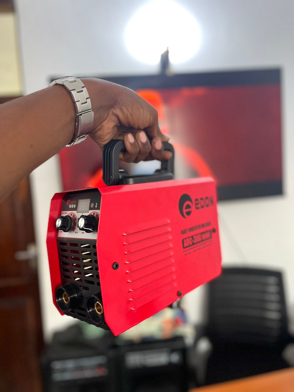 WELDING MACHINE ARC 300 (MASHINE YA KUCHOMELEA)